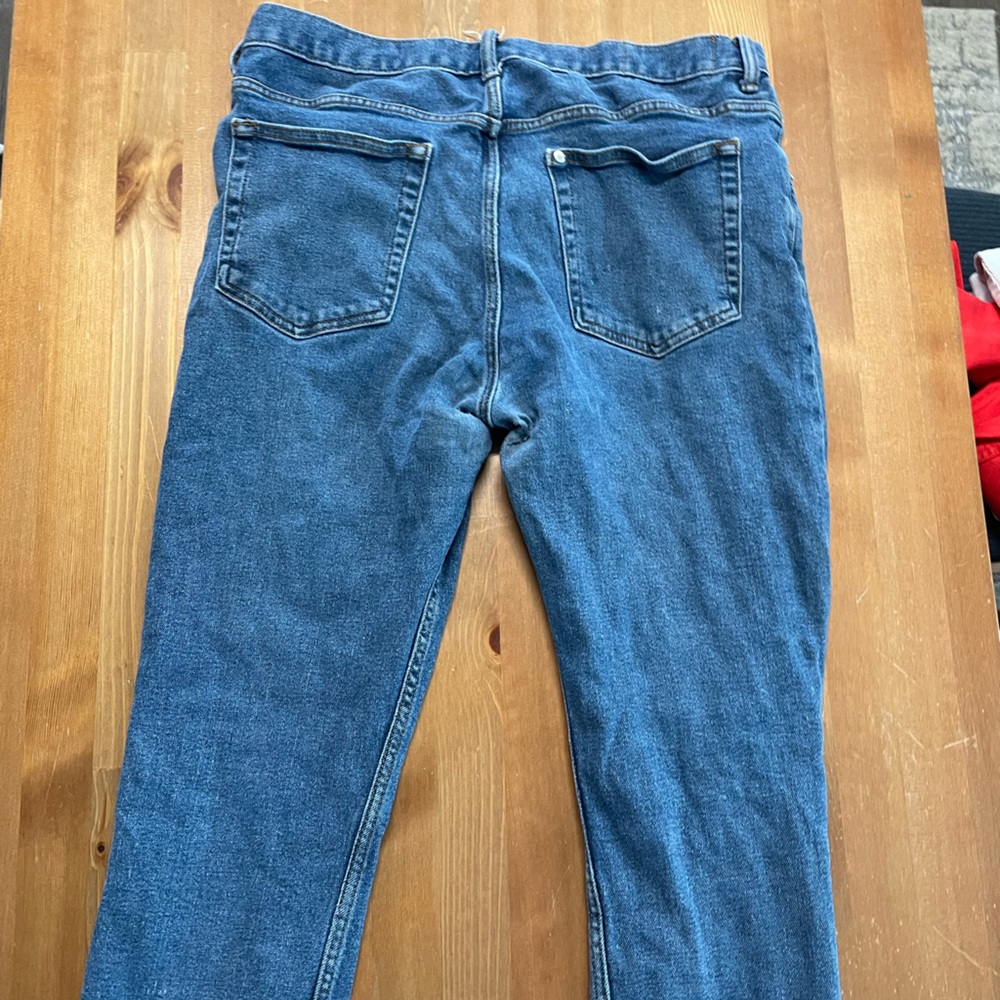 H&M women’s skinny blue jeans